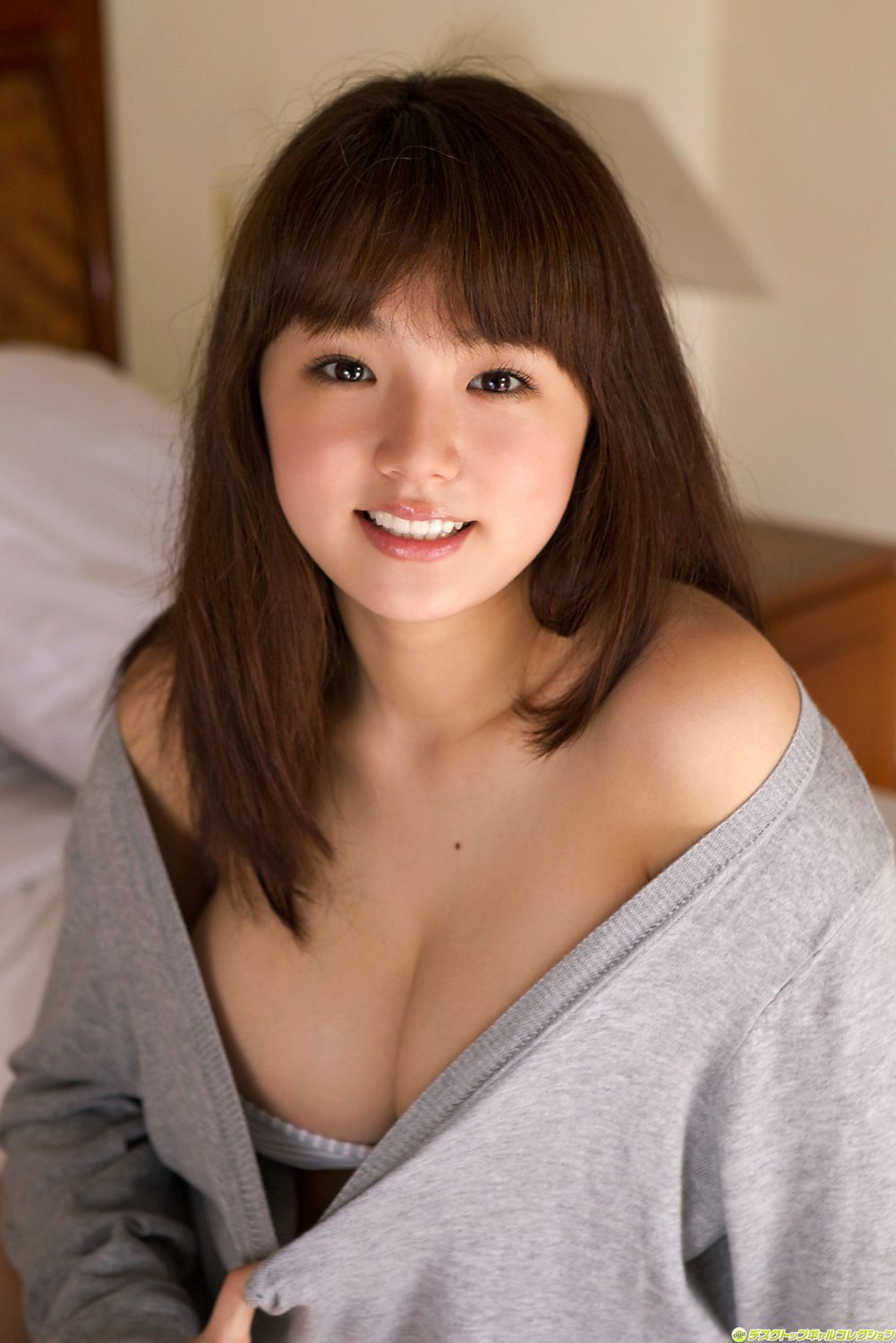 [DGC日本美女] No.1047 Ai Shinozaki 篠崎愛 元祖ロリ巨乳登場でムッチリ爆乳が揺れる！1