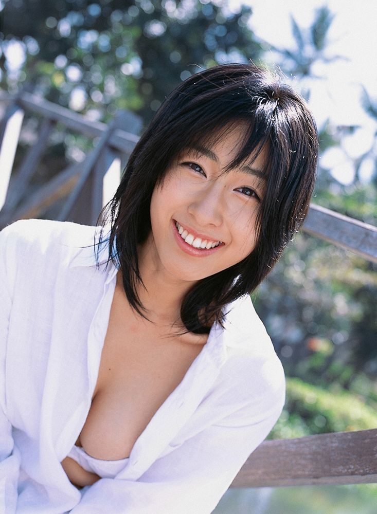 [YS Web套图] 2005.10 Vol.137 Hiroko Sato 佐藤寛子 Lights, Camera, Action0