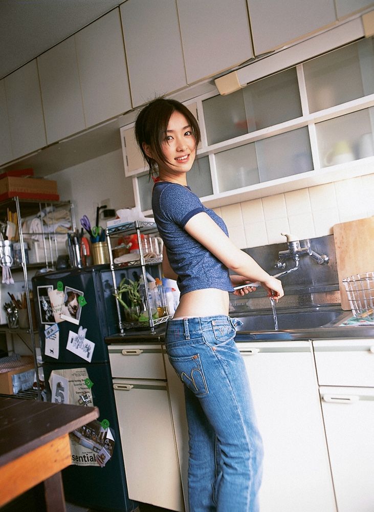 [YS Web套图] 2006.01 Vol.148 Saki Seto 瀬戸早妃 お部屋で密着!! お风吕で2